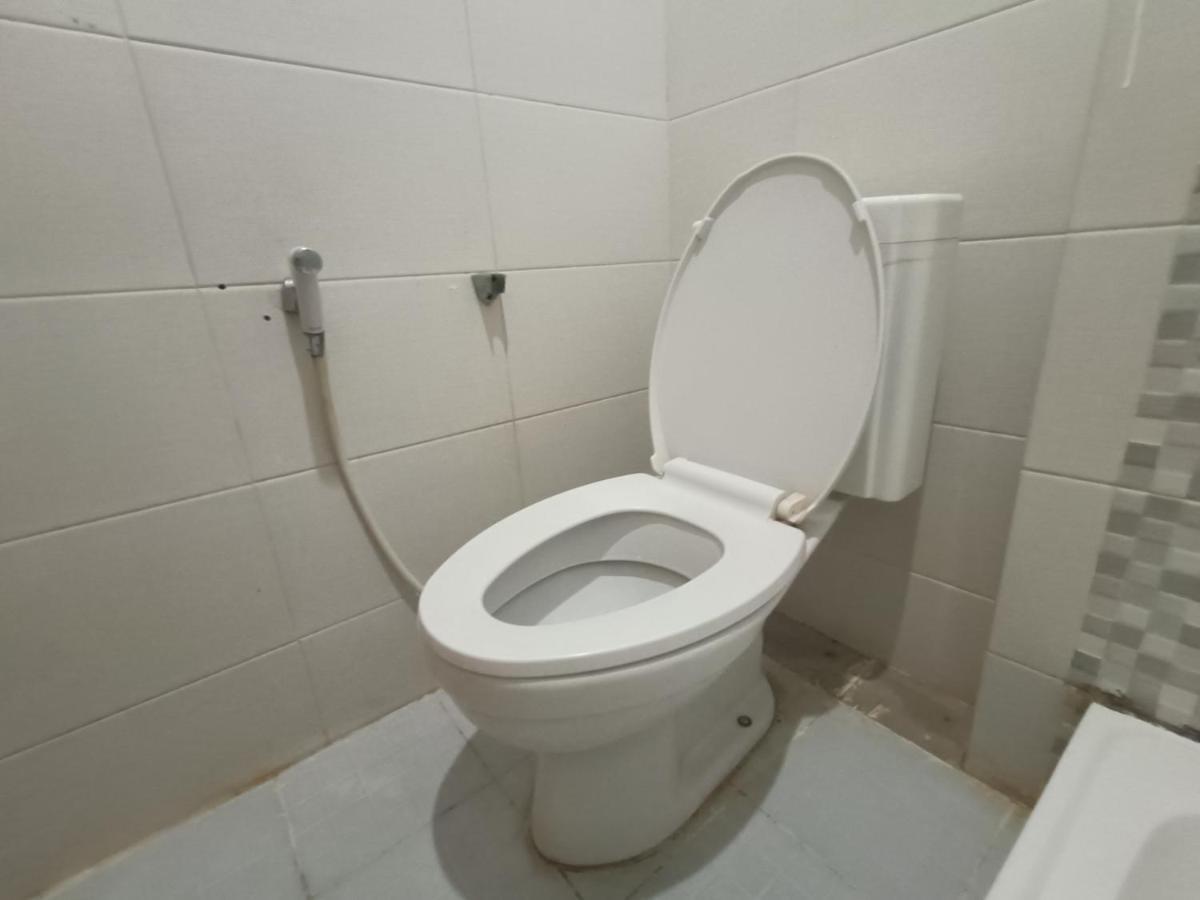 OYO 90583 Balqies Homestay Syariah Makassar Luaran gambar